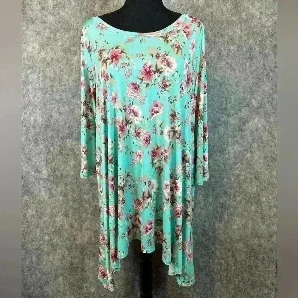 NWT Paisley Grace Boutique Floral Top - XL